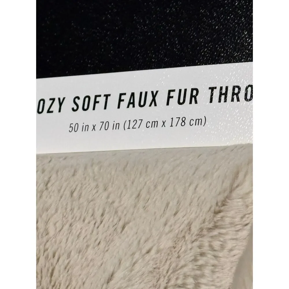 FRYE Faux Fur Throw Blanket Creamy Beige Ivory NWT 50 x 70